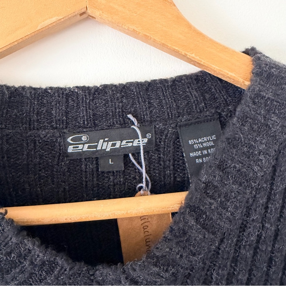 Vintage Eclipse Gray Ribbed Sweater with Blue Stripe - Picture 4 of 5